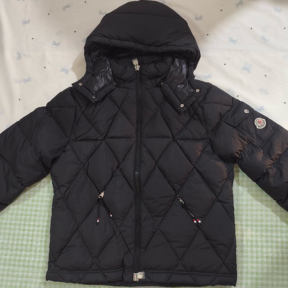 Moncler Black Diamond-Quilted Down Jacket - Picture 2 of 12